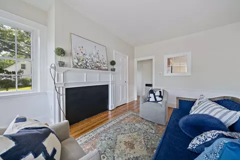 Living - 196 South St #A, Hingham, MA 02043 photo 3 of 5