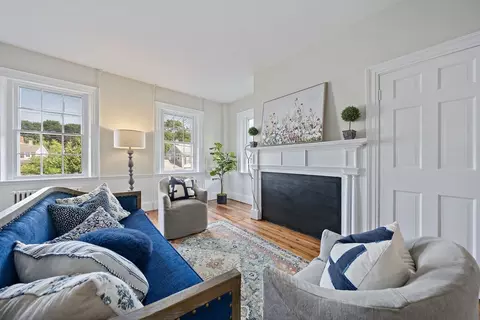 Living - 196 South St #A, Hingham, MA 02043 photo 4 of 5