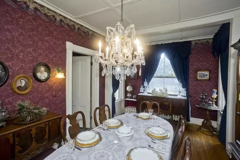 Dining - 2 Crescent Hl, Springfield, MA 01105 photo 2 of 3
