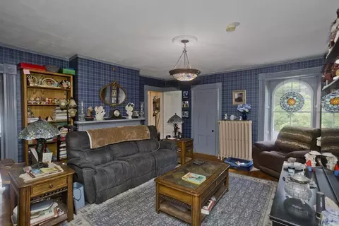 Living - 2 Crescent Hl, Springfield, MA 01105 photo 6 of 7
