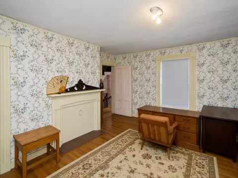 Bedroom - 2 Crescent Hl, Springfield, MA 01105 photo 2 of 4