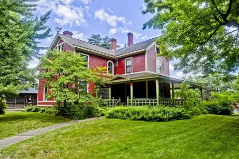 Exterior - 2 Crescent Hl, Springfield, MA 01105 photo 2 of 5