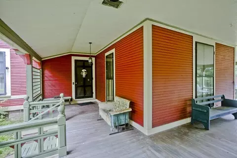 Exterior - 2 Crescent Hl, Springfield, MA 01105 photo 1 of 5