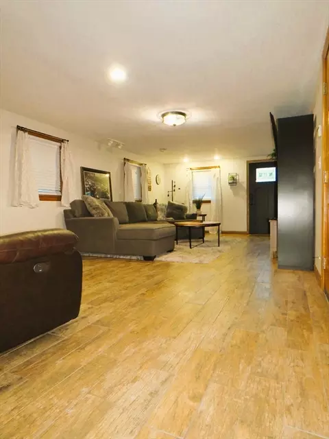 Living - 14 Circle Dr, Dudley, MA 01571 photo 2 of 3