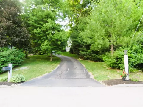 Exterior - 14 Circle Dr, Dudley, MA 01571 photo 10 of 10