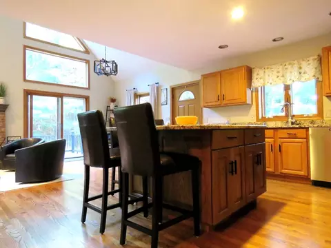 Kitchen - 14 Circle Dr, Dudley, MA 01571 photo 3 of 4