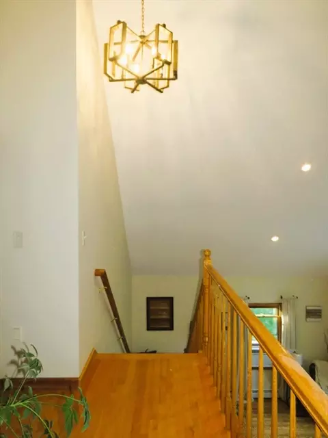 Entry Way - 14 Circle Dr, Dudley, MA 01571 photo 4 of 4