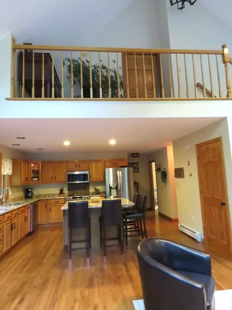 Kitchen - 14 Circle Dr, Dudley, MA 01571 photo 2 of 4