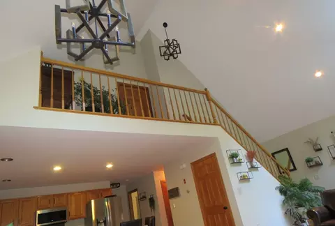 Entry Way - 14 Circle Dr, Dudley, MA 01571 photo 1 of 4