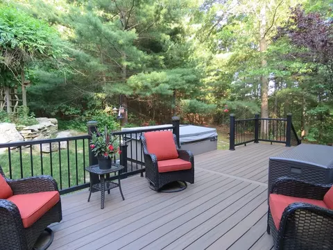Exterior - 14 Circle Dr, Dudley, MA 01571 photo 7 of 10