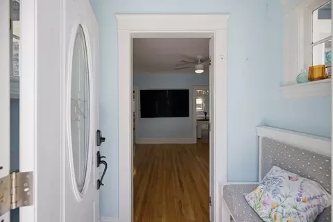 Entry Way - 52 Eagle Rd, Worcester, MA 01605 photo 1 of 6