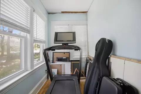 Entry Way - 52 Eagle Rd, Worcester, MA 01605 photo 5 of 6