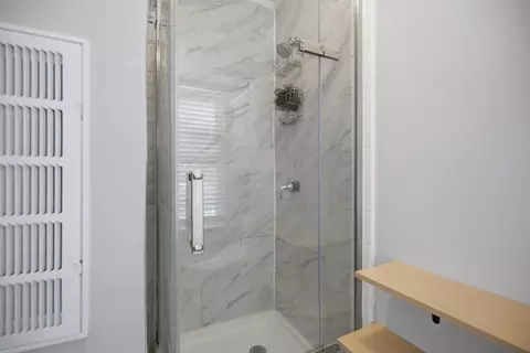 Bath - 52 Eagle Rd, Worcester, MA 01605 photo 2 of 4