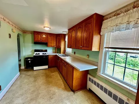 23 Guild Rd, Beverly, MA 01915 photo 5