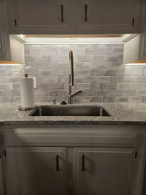 Kitchen - 31 Hamlin Ln #B24, Needham, MA 02492 photo 3 of 5