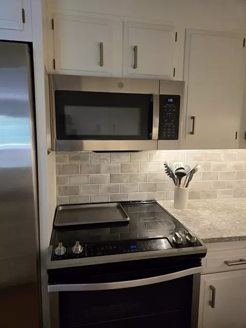 Kitchen - 31 Hamlin Ln #B24, Needham, MA 02492 photo 2 of 5