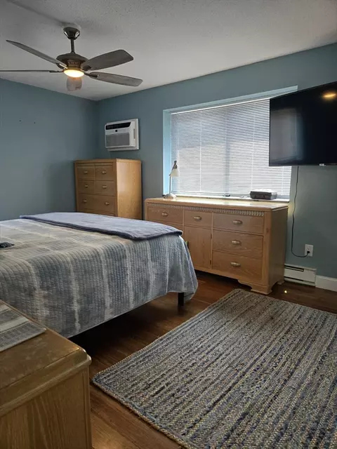 Bedroom - 31 Hamlin Ln #B24, Needham, MA 02492 photo 1 of 8