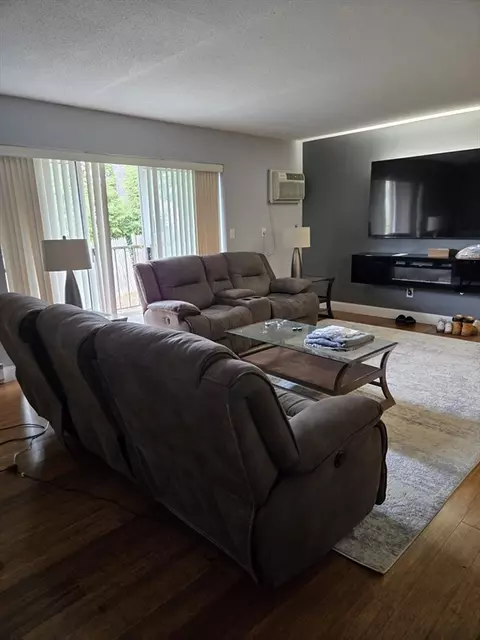 Living - 31 Hamlin Ln #B24, Needham, MA 02492 photo 5 of 5