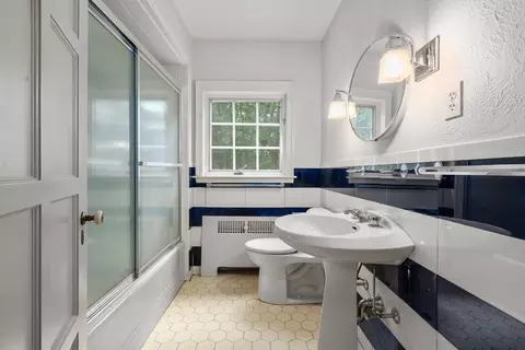 Bath - 43 Monadnock Rd, Wellesley, MA 02481 photo 2 of 3