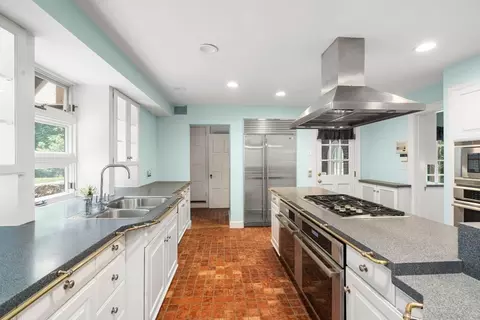 Kitchen - 43 Monadnock Rd, Wellesley, MA 02481 photo 3 of 4