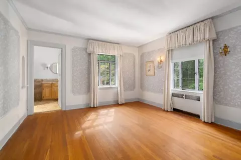 Bedroom - 43 Monadnock Rd, Wellesley, MA 02481 photo 3 of 9