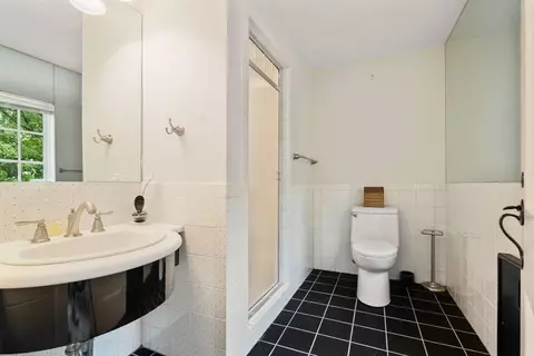 Bath - 43 Monadnock Rd, Wellesley, MA 02481 photo 3 of 3