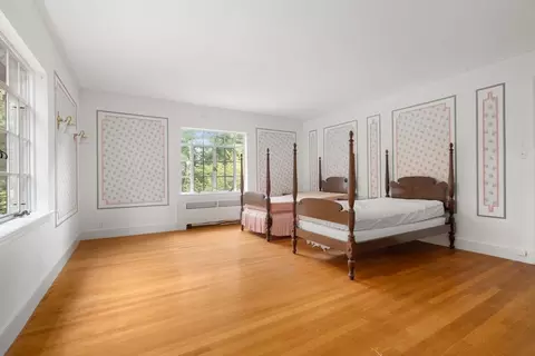 Bedroom - 43 Monadnock Rd, Wellesley, MA 02481 photo 2 of 9