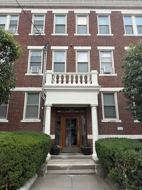 32 Ransom Rd #11, Boston, MA 02135