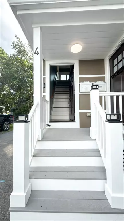 Exterior - 4 High St Ter #2, Everett, MA 02149 photo 5 of 8