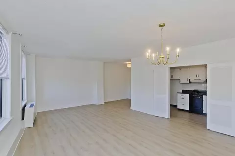 140 Chestnut St #404, Springfield, MA 01103