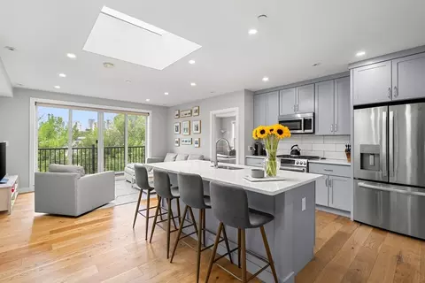 10 Everett St #402, Boston, MA 02128