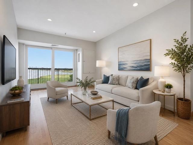133 Commander Shea Blvd #712, Quincy, MA 02171