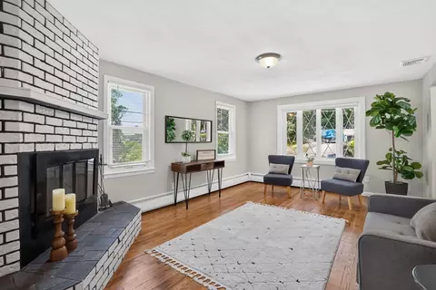 Living - 85 Bircham St, Springfield, MA 01104 photo 1 of 4