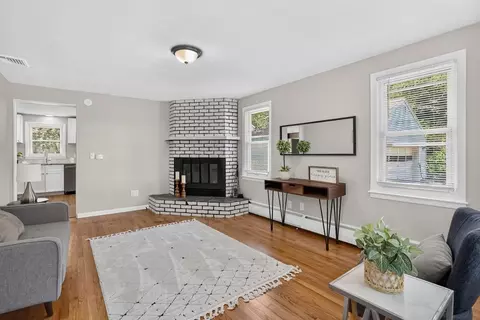 Living - 85 Bircham St, Springfield, MA 01104 photo 2 of 4