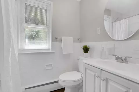 Bath - 85 Bircham St, Springfield, MA 01104 photo 1 of 2