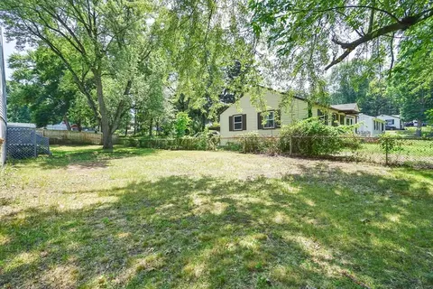 Exterior - 85 Bircham St, Springfield, MA 01104 photo 7 of 8