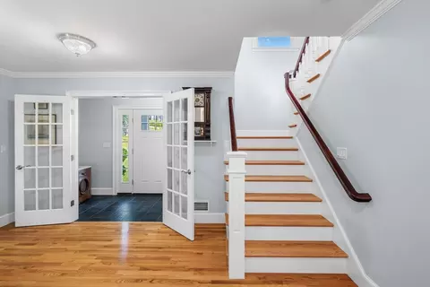 Entry Way - 89 Gale Rd, Swampscott, MA 01907 photo 2 of 7