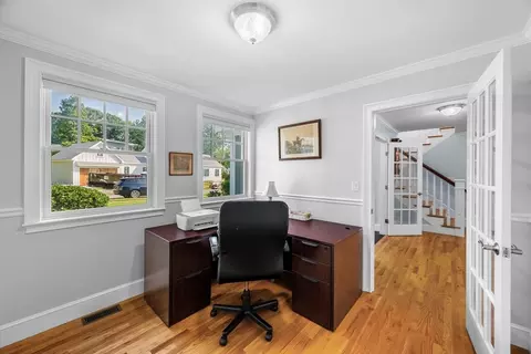 Entry Way - 89 Gale Rd, Swampscott, MA 01907 photo 4 of 7