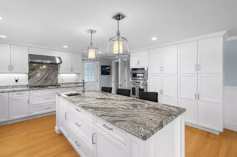 Kitchen - 89 Gale Rd, Swampscott, MA 01907 photo 4 of 5