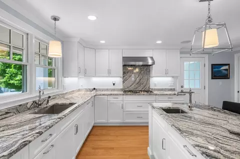 Kitchen - 89 Gale Rd, Swampscott, MA 01907 photo 3 of 5