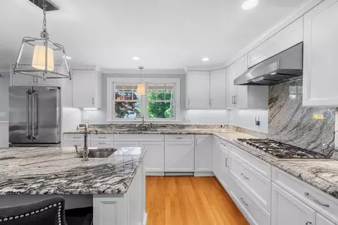 Kitchen - 89 Gale Rd, Swampscott, MA 01907 photo 2 of 5