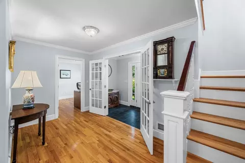 Entry Way - 89 Gale Rd, Swampscott, MA 01907 photo 1 of 7