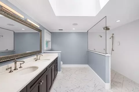 Bath - 89 Gale Rd, Swampscott, MA 01907 photo 2 of 4