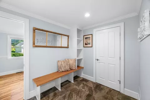 Entry Way - 89 Gale Rd, Swampscott, MA 01907 photo 3 of 7