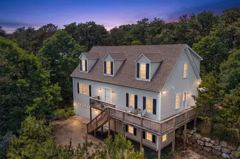8 Leeward Psge, Truro, MA 02666