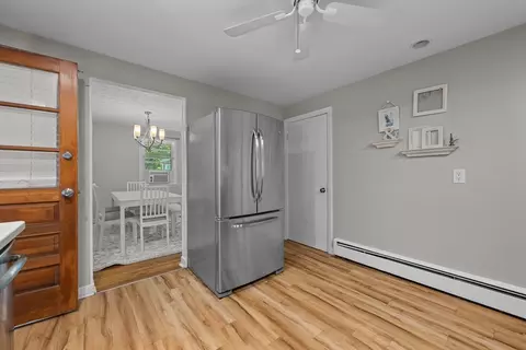 Entry Way - 28 Greybert Ln, Worcester, MA 01602 photo 2 of 2