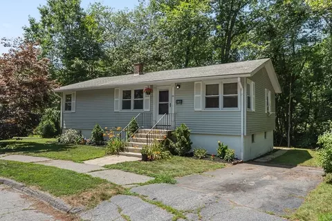 Exterior - 28 Greybert Ln, Worcester, MA 01602 photo 2 of 8