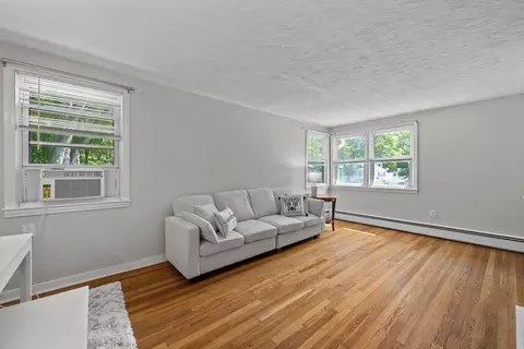 Living - 28 Greybert Ln, Worcester, MA 01602 photo 2 of 2