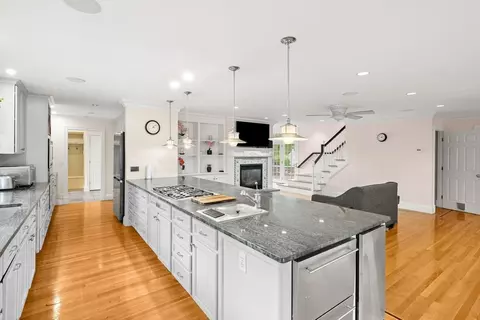 Kitchen - 140 High St, Dunstable, MA 01827 photo 1 of 2