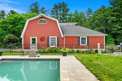 Exterior - 140 High St, Dunstable, MA 01827 photo 4 of 9